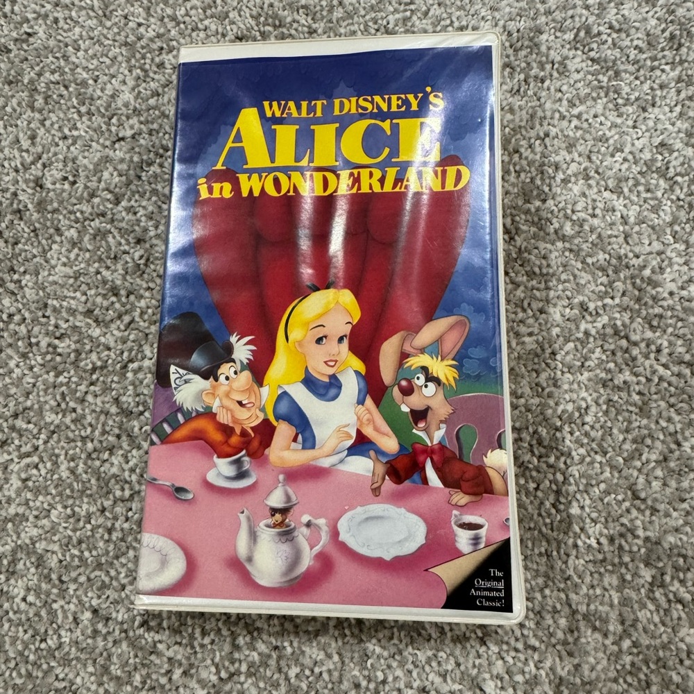 Walt Disney's Alice in Wonderland VHS - Classic Cover